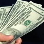 Уточнен порядок вывоза валюты для физических лиц